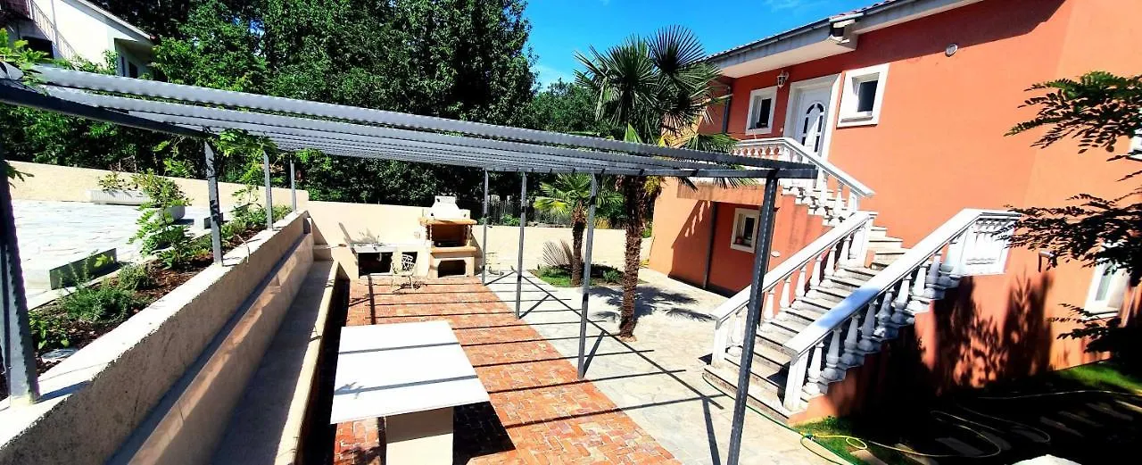 Apartment Villa Avekalu Opric